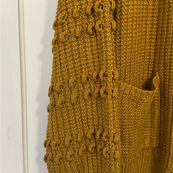 Women’s Cardigan - Picture 3 of 4